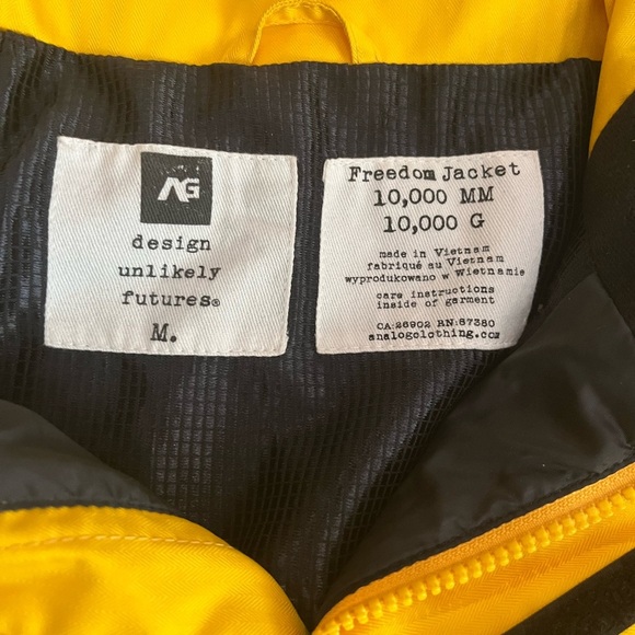 [M]Analog Freedom Ski Snowboard Jacket in Yellow and Gray - Picture 3 of 10